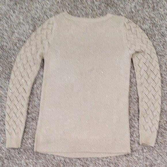 Woman's Sz S Beige Poly. Blend/Metallic Long Sleeve Pullover Sweater by MAUNCES - Picture 2 of 6